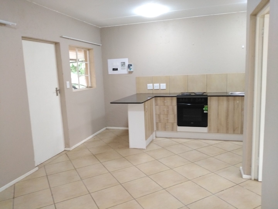 To Let  Bedroom Property for Rent in Van Der Hoff Park North West